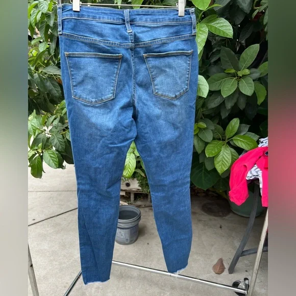 Universal thread distressed skinny jeans - Picture 2 of 3